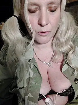 Snapshot of Bouncy-Bella28X chatting on September 30, 2025, 9:31 pm Bouncy-Bella28X online show from September 30, 2025, 9:31 pm