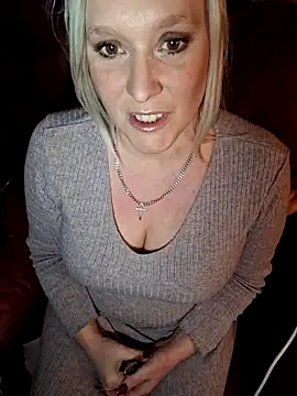 Snapshot of Bouncy-Bella28X chatting on February 3, 2026, 10:48 pm Bouncy-Bella28X online show from February 3, 2026, 10:48 pm