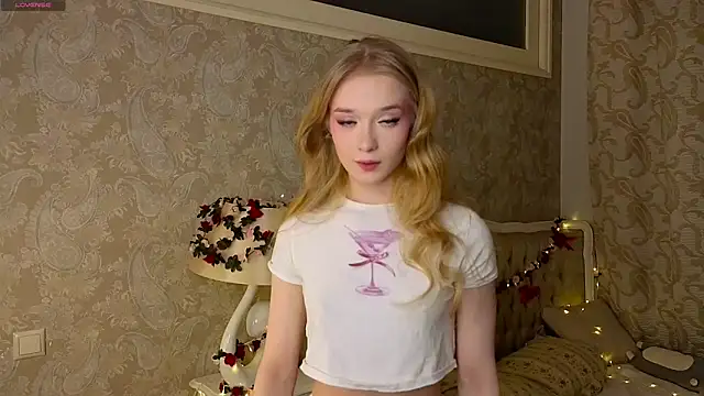 Snapshot of Emma_Frosty chatting on February 1, 2026, 7:45 pm Emma Frosty online show from February 1, 2026, 7:45 pm