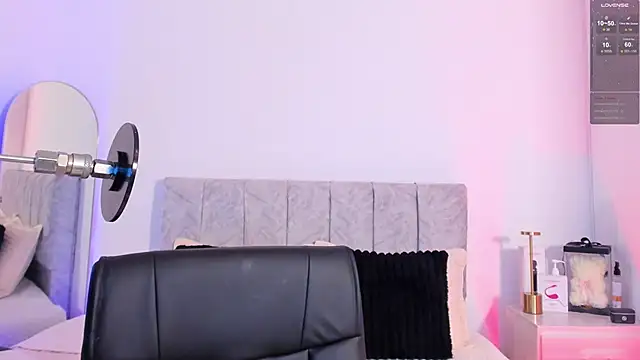 Snapshot of Taylormaxwell chatting on February 12, 2026, 8:04 pm Taylormaxwell online show from February 12, 2026, 8:04 pm