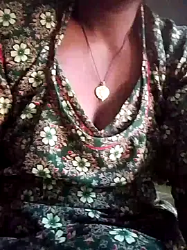 Snapshot of aunty_sumy chatting on February 13, 2026, 3:35 am aunty sumy online show from February 13, 2026, 3:35 am