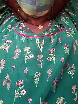 Snapshot of aunty_sumy chatting on February 17, 2026, 4:09 am aunty sumy online show from February 17, 2026, 4:09 am