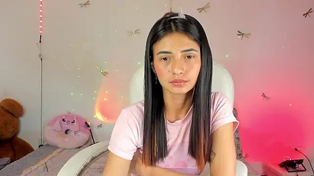 Snapshot of princessluna_19 chatting on October 6, 2025, 10:18 pm princessluna 19 online show from October 6, 2025, 10:18 pm