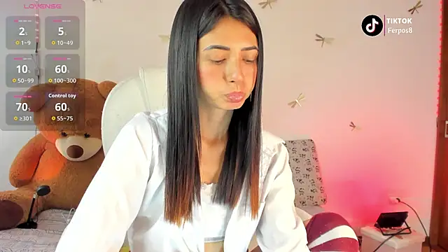 Snapshot of princessluna_19 chatting on October 21, 2025, 3:35 pm princessluna 19 online show from October 21, 2025, 3:35 pm