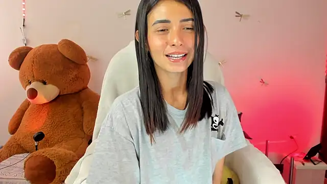 Snapshot of princessluna_19 chatting on November 17, 2025, 10:04 pm princessluna 19 online show from November 17, 2025, 10:04 pm