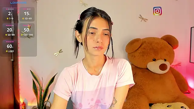 Snapshot of princessluna_19 chatting on December 18, 2025, 8:48 pm princessluna 19 online show from December 18, 2025, 8:48 pm