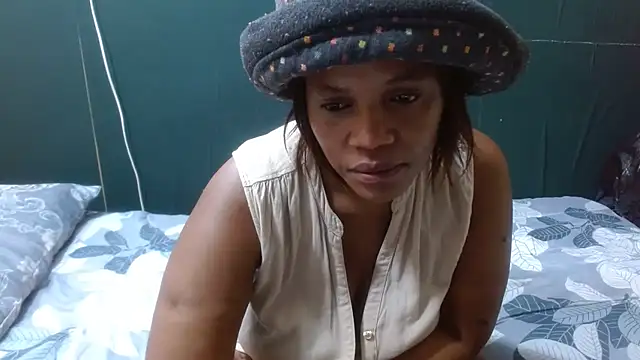 sexythae32 online show from February 18, 2026, 6:42 am