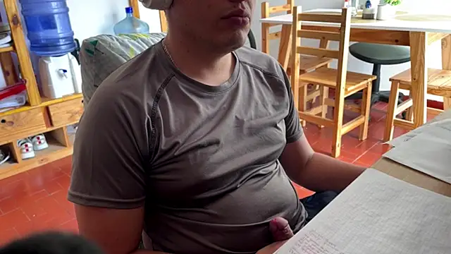 Snapshot of Haustin202 chatting on October 30, 2025, 6:19 pm Haustin202 online show from October 30, 2025, 6:19 pm