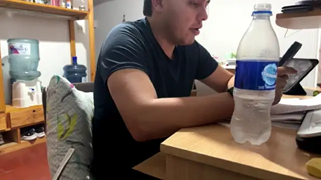 Snapshot of Haustin202 chatting on November 13, 2025, 11:47 pm Haustin202 online show from November 13, 2025, 11:47 pm