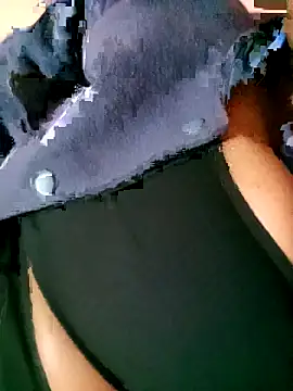 ShySexyBaddiexx online show from February 12, 2026, 8:37 pm