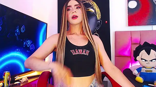 Snapshot of Valentina_Shine chatting on October 4, 2025, 5:49 am Valentina Shine online show from October 4, 2025, 5:49 am