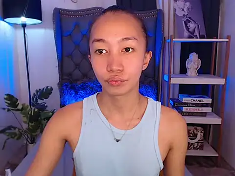 Snapshot of Sweet_kittyxx chatting on February 10, 2026, 7:23 am Sweet kittyxx online show from February 10, 2026, 7:23 am