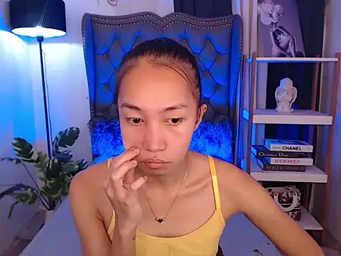 Snapshot of Sweet_kittyxx chatting on February 14, 2026, 3:25 am Sweet kittyxx online show from February 14, 2026, 3:25 am