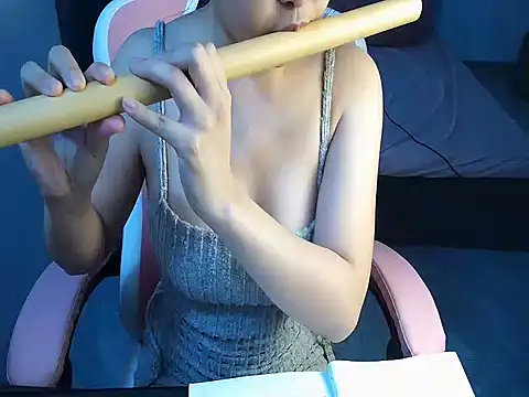 Snapshot of Ori-Yannie chatting on October 31, 2025, 6:14 am Ori-Yannie online show from October 31, 2025, 6:14 am