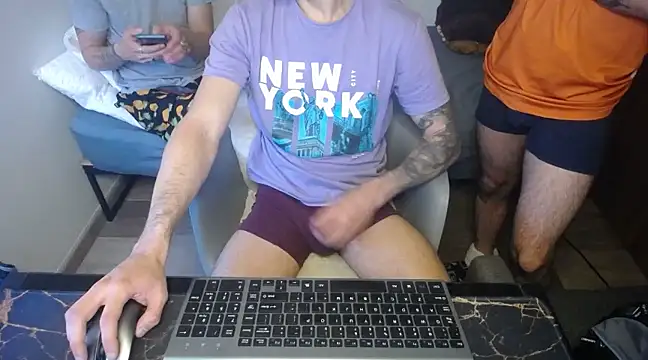 Snapshot of bossking017 chatting on January 19, 2025, 4:57 pm bossking017 online show from January 19, 2025, 4:57 pm