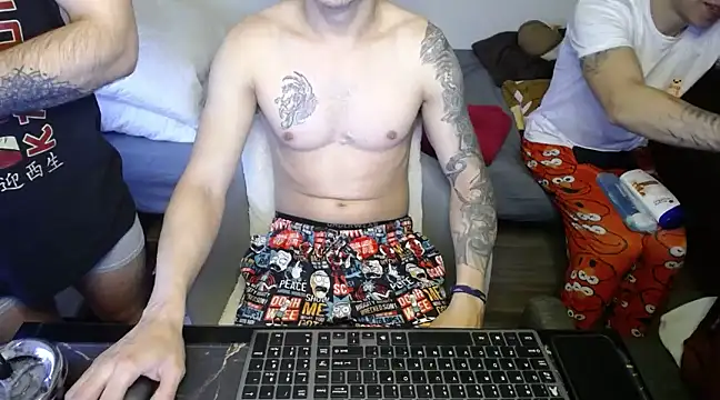 Snapshot of bossking017 chatting on February 8, 2025, 12:17 pm bossking017 online show from February 8, 2025, 12:17 pm