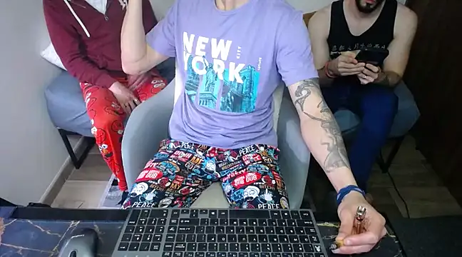 Snapshot of bossking017 chatting on February 8, 2025, 4:47 pm bossking017 online show from February 8, 2025, 4:47 pm