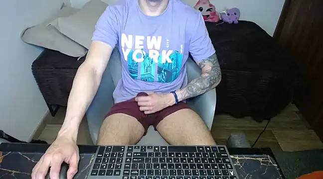 Snapshot of bossking017 chatting on February 17, 2025, 11:02 am bossking017 online show from February 17, 2025, 11:02 am