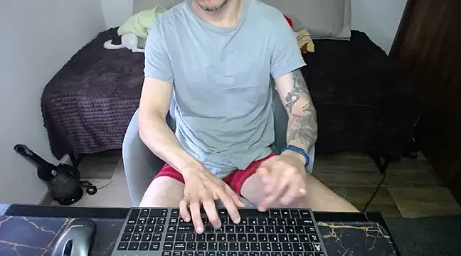 Snapshot of bossking017 chatting on February 21, 2025, 2:27 pm bossking017 online show from February 21, 2025, 2:27 pm