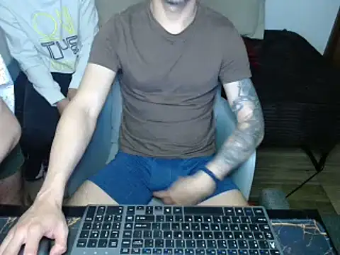 Snapshot of bossking017 chatting on February 23, 2025, 2:29 am bossking017 online show from February 23, 2025, 2:29 am