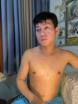 xshyboyx online show from February 13, 2026, 3:41 pm