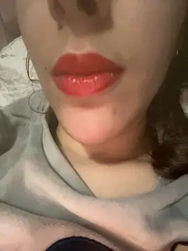 Mimisixo online show from February 9, 2026, 11:31 pm