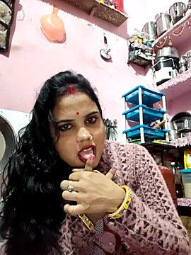 Snapshot of Cut_ragni chatting on December 3, 2025, 5:33 pm Cut ragni online show from December 3, 2025, 5:33 pm