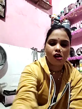 Snapshot of Cut_ragni chatting on February 2, 2026, 5:33 pm Cut ragni online show from February 2, 2026, 5:33 pm