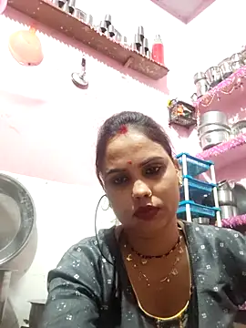 Snapshot of Cut_ragni chatting on February 25, 2026, 5:33 pm Cut ragni online show from February 25, 2026, 5:33 pm