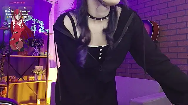 Snapshot of LiliLuna chatting on December 21, 2025, 12:56 pm LiliLuna online show from December 21, 2025, 12:56 pm