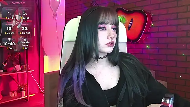 Snapshot of LiliLuna chatting on February 19, 2026, 4:14 pm LiliLuna online show from February 19, 2026, 4:14 pm