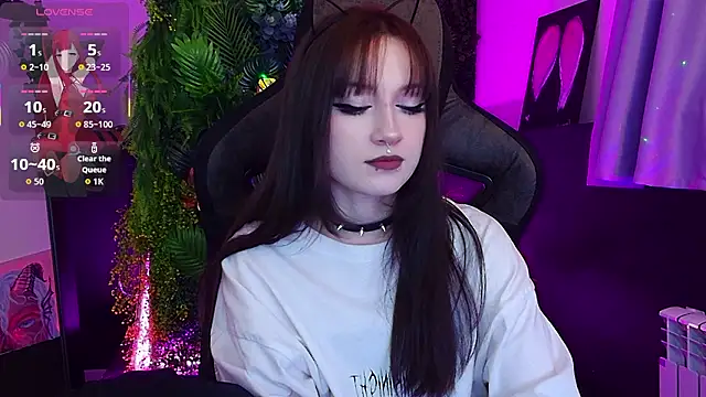 Snapshot of LiliLuna chatting on February 25, 2026, 12:59 pm LiliLuna online show from February 25, 2026, 12:59 pm