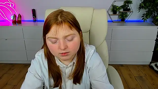 KattyRose8 online show from February 5, 2026, 6:45 pm