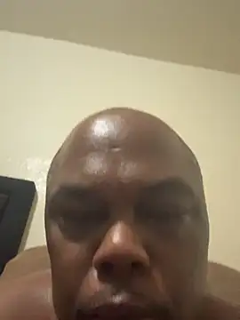 Snapshot of devon3421 chatting on March 4, 2026, 3:45 am devon3421 online show from March 4, 2026, 3:45 am