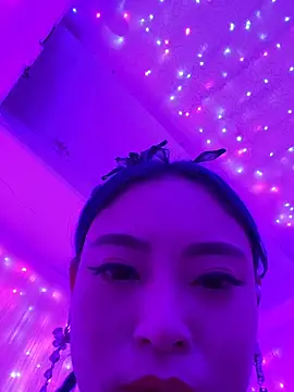 QiuNikki11286 online show from November 25, 2025, 2:39 pm