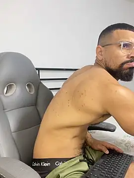 vincentjaxon online show from February 16, 2026, 8:05 pm