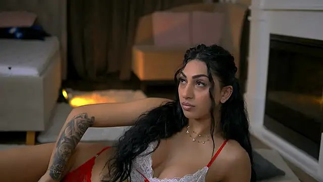 EmaHallee online show from February 9, 2026, 3:54 am