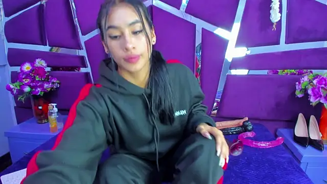 Snapshot of Miaa_Davis_ chatting on February 25, 2026, 2:43 am Miaa Davis online show from February 25, 2026, 2:43 am