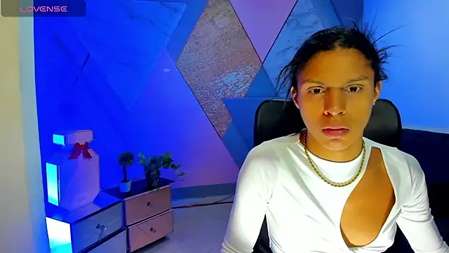 keytinthomson  online show from October 3, 2025, 5:10 pm