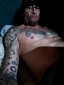 ShawnandDani7074 online show from February 10, 2026, 5:22 am