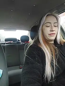 Reina Cummings online show from March 3, 2026, 5:57 am