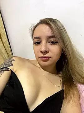 Snapshot of karla-thomsom10 chatting on January 16, 2026, 6:34 pm karla-thomsom10 online show from January 16, 2026, 6:34 pm