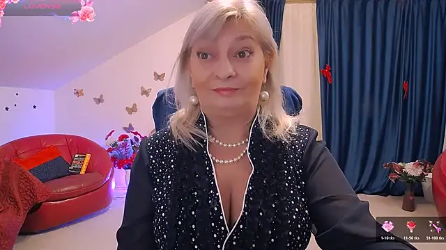 HypnotikCate online show from February 4, 2026, 4:13 pm