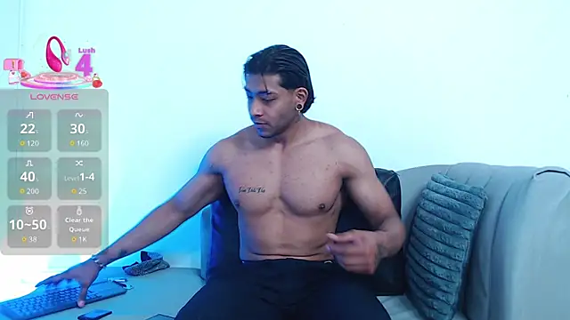 Snapshot of Troyy_lee1 chatting on September 18, 2025, 2:41 pm Troyy lee1 online show from September 18, 2025, 2:41 pm