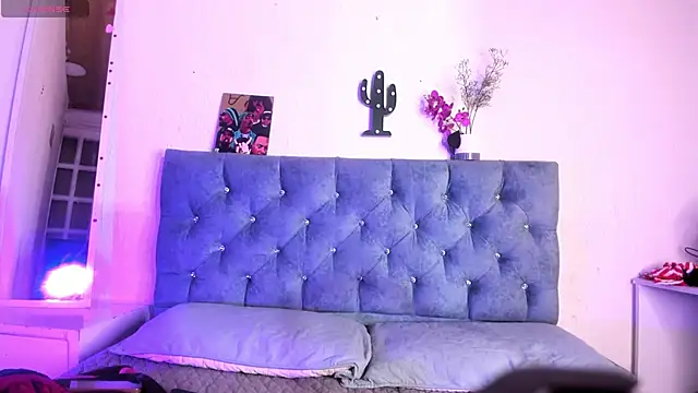 Tommy Lovee online show from December 3, 2025, 3:47 am