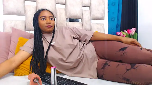 AmbarSmit online show from February 11, 2026, 1:54 am