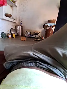 RAYI Queen 3 online show from October 12, 2025, 3:27 am