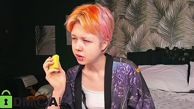 CarolineRichter online show from December 15, 2025, 1:54 am