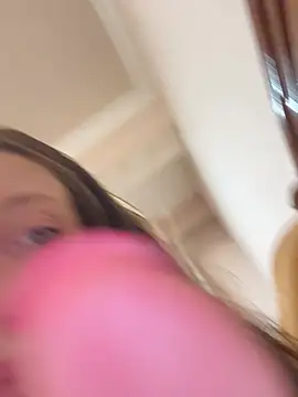 HellaryTourent online show from February 26, 2026, 7:24 pm