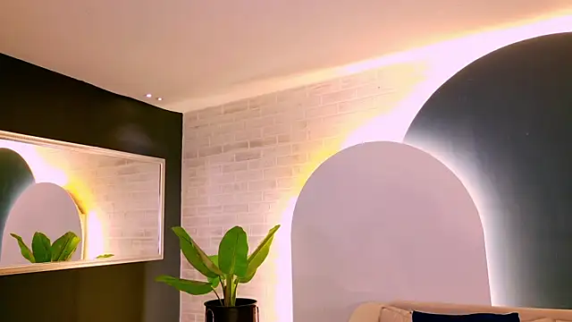 AgathaKondo  online show from November 6, 2025, 9:26 pm